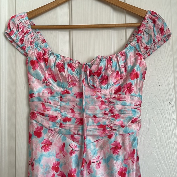 Who I Am Floral Pink Satin Summer Midi Dress size size 6 - Picture 3 of 9